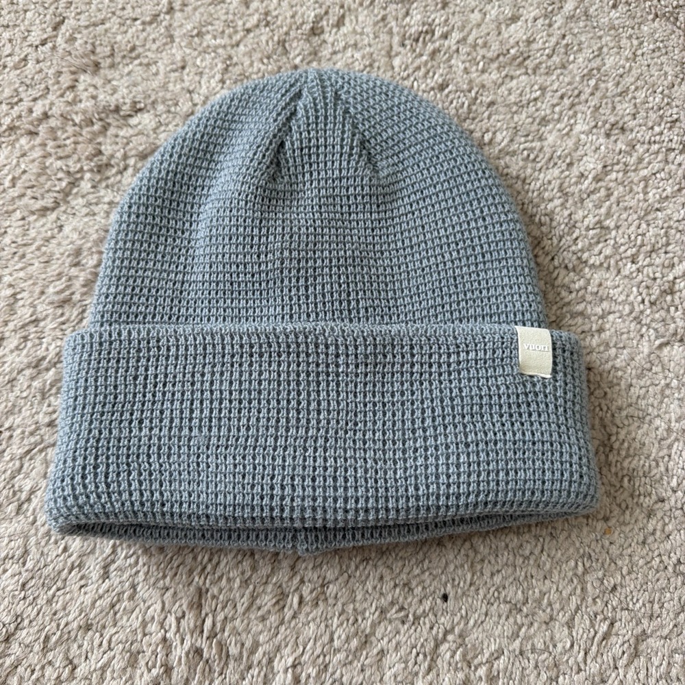 Vuori Light Grey Knit Cuffed Beanie Hat Style V864 One Size Gorpcore Outdoor Cap